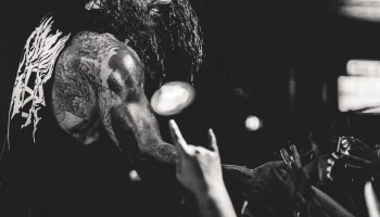 As I Lay Dying обратились к российским поклонникам