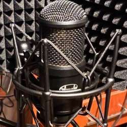 Геннадий Новиков и группа Behind the Wall-Рок-н-рол в миноре