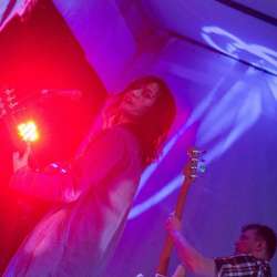 Навстречу Солнцу-Готова услужить